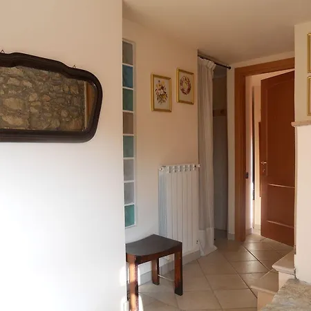 לינה וארוחת בוקר Renzano Bedrooms סאלו