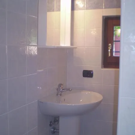 Renzano Bedrooms 3* Saló